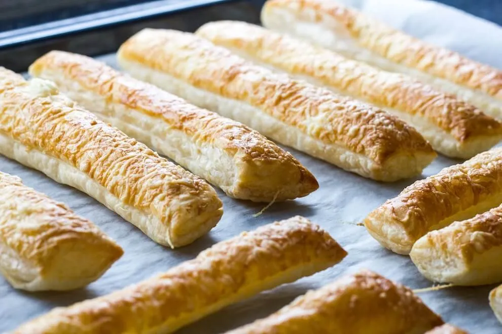 cheese-puff-pastry-sticks-quick-recipe