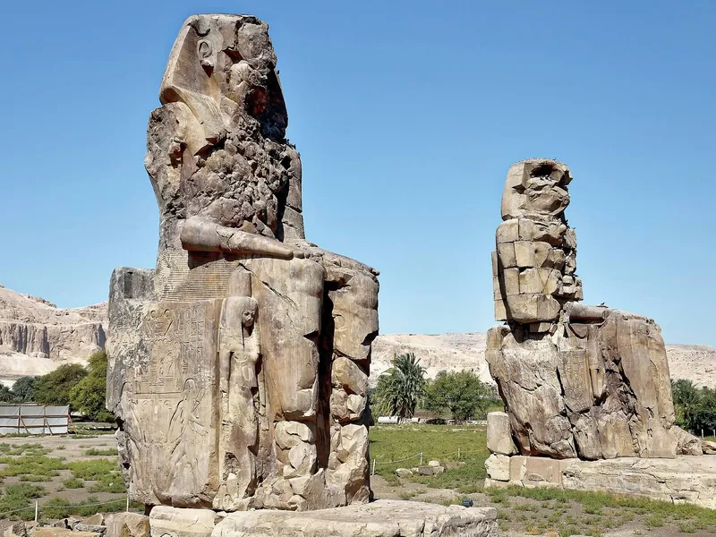 the-colossi-of-memnon-ancient-graffiti