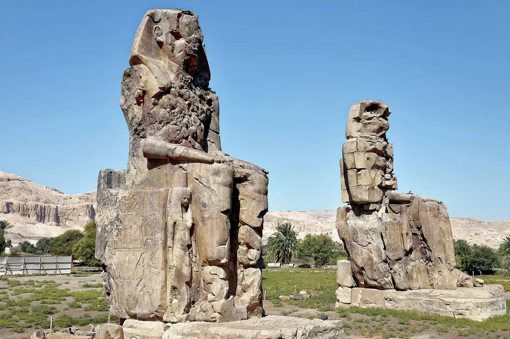the-colossi-of-memnon-ancient-graffiti