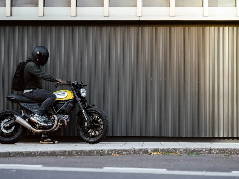 do-you-need-motocycle-clothes