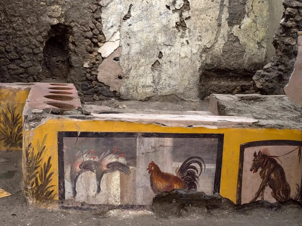 pompeii-and-its-colorful-food-stall