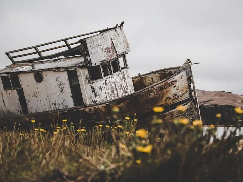 shipwrecks-visible-on-shores